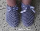 Knitted flip-flops with felt soles
