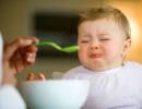 Čo robiť, ak vaše dieťa neje dobre mlieko alebo umelú výživu